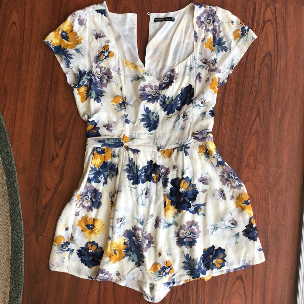 Abercrombie & Fitch romper